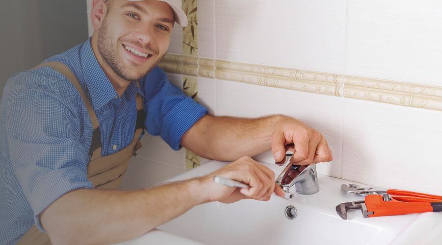 Expert burst pipe repair services in Robbins, IL